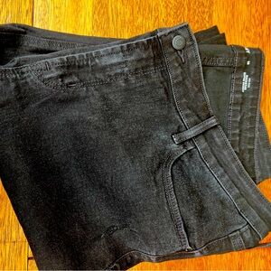 Old Navy Rockstar Mid-Rise Super skinny Size 18 Black denim jeans